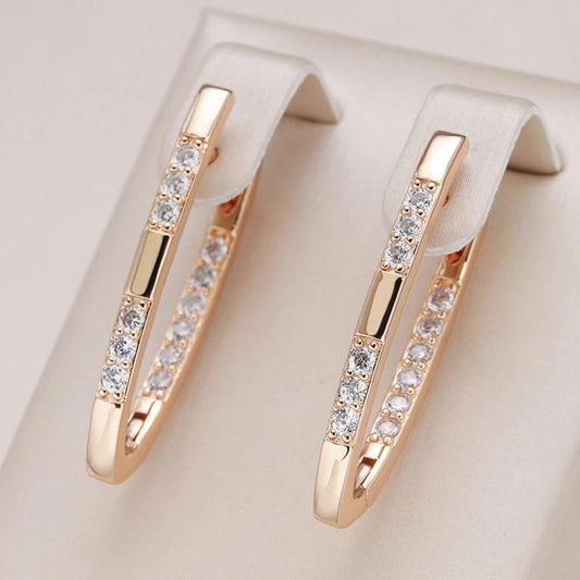 Elegantes Aretes de Oro con Circonitas