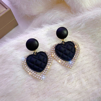 Aretes Corazón Oscuro en Oro