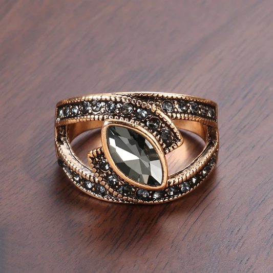 Anillo Elegante con Cristal Negro