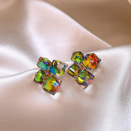 Aretes de Circonio Multicolor en Elegante Oro