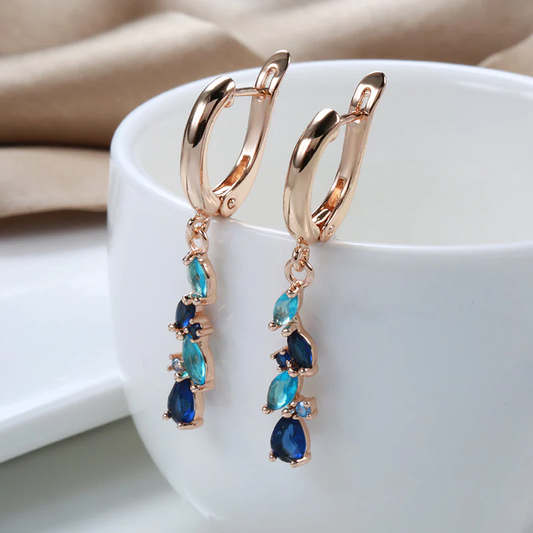 Aretes Elegantes Circonitas Azules en Oro