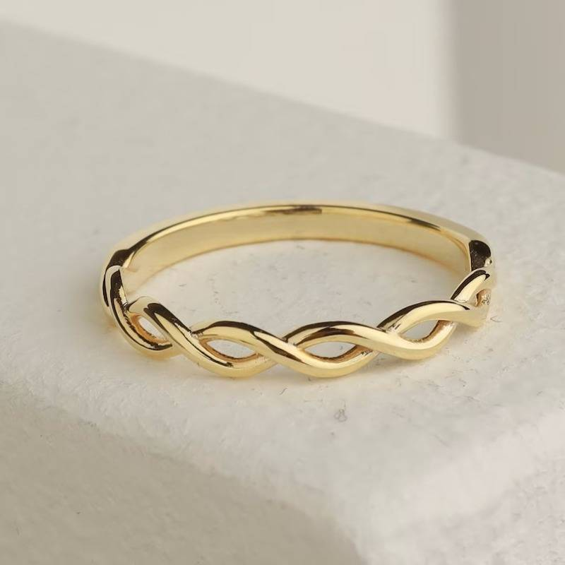 Anillo Nudado Infinito Vintage en Oro